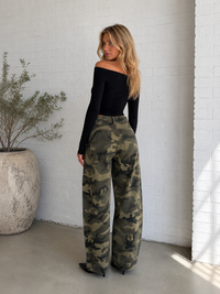 Ashton Barrel Jeans - Camo