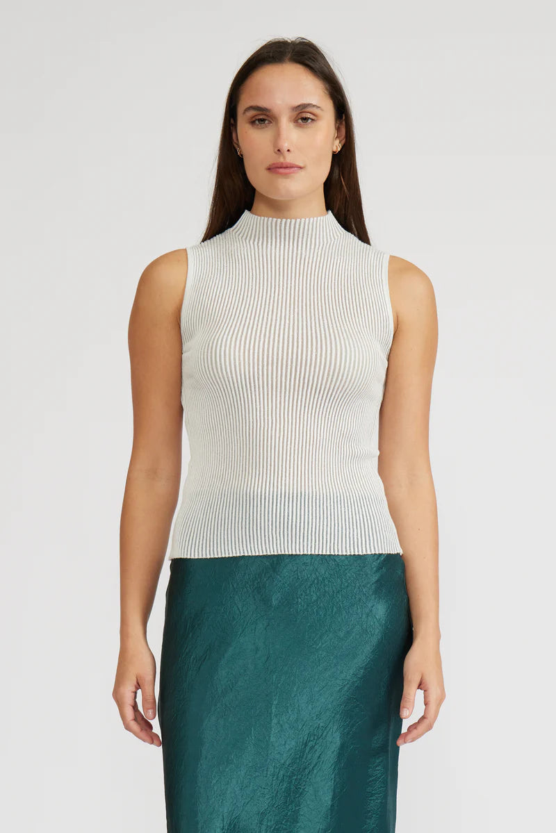 Hilty Mockneck Top